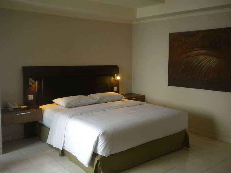 Urbanview Hotel Taman Suci Denpasar  Bilik gambar