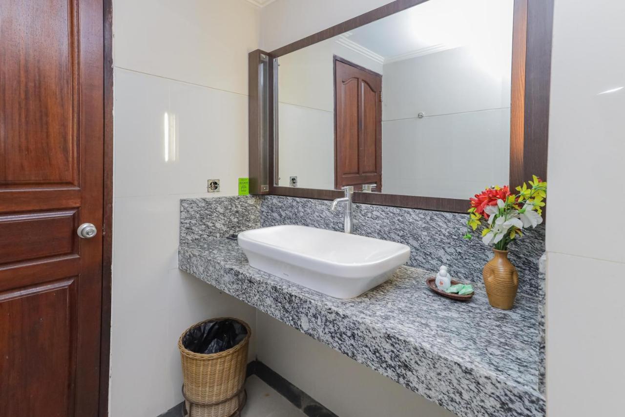 Urbanview Hotel Taman Suci Denpasar  Luaran gambar
