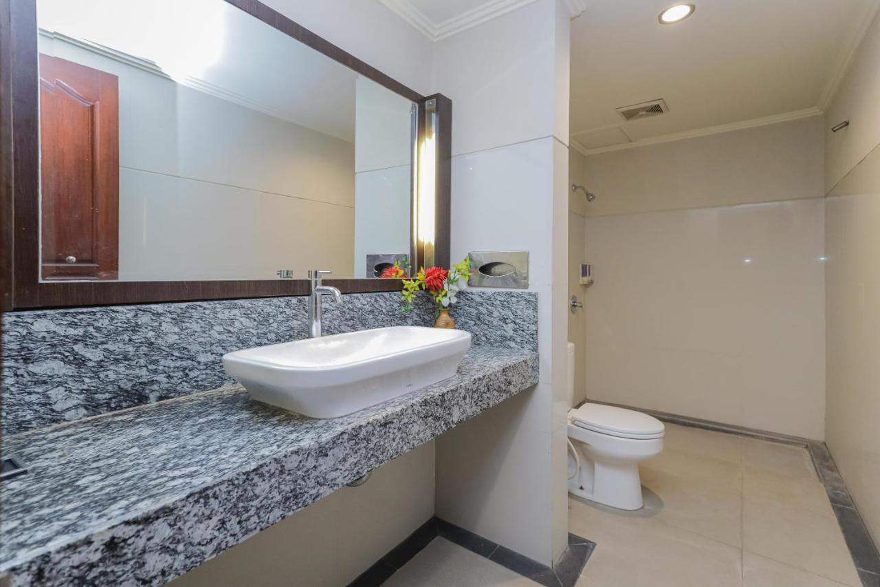 Urbanview Hotel Taman Suci Denpasar  Luaran gambar