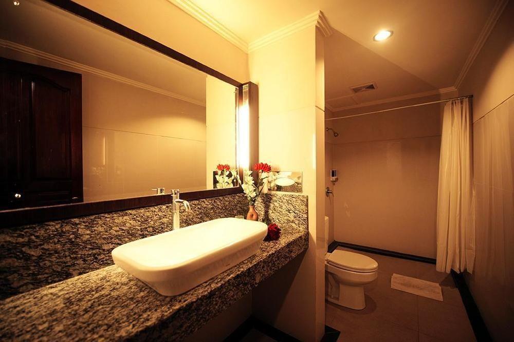 Urbanview Hotel Taman Suci Denpasar  Bilik gambar