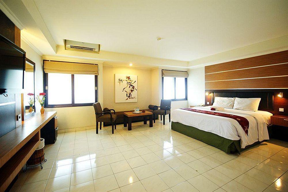 Urbanview Hotel Taman Suci Denpasar  Bilik gambar